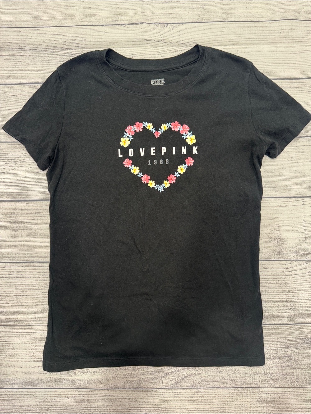 PINK Victoria's Secret Black 'LOVE PINK' Daisy Heart Graphic Tee